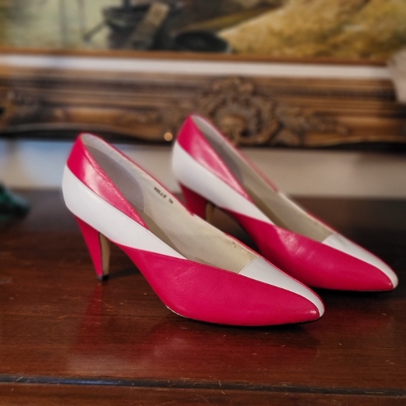 Adorable patent leather kitten heels - Picture 12 of 16